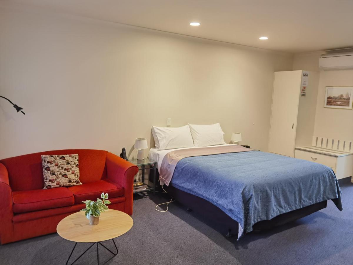 Harringtons Motor Lodge Палмерстон-Норт Экстерьер фото