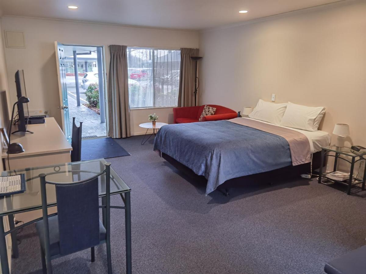Harringtons Motor Lodge Палмерстон-Норт Экстерьер фото